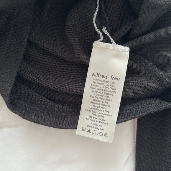 Aritzia Wilfred Free Winberg Longsleeve Black (XXS) - Picture 4 of 4